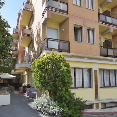Hotel Attico Chianciano Terme Bagian luar foto