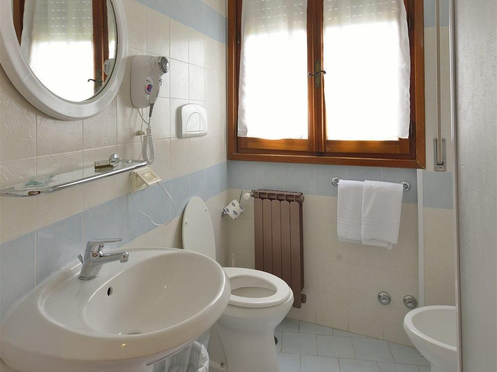 Hotel Attico Chianciano Terme Bagian luar foto