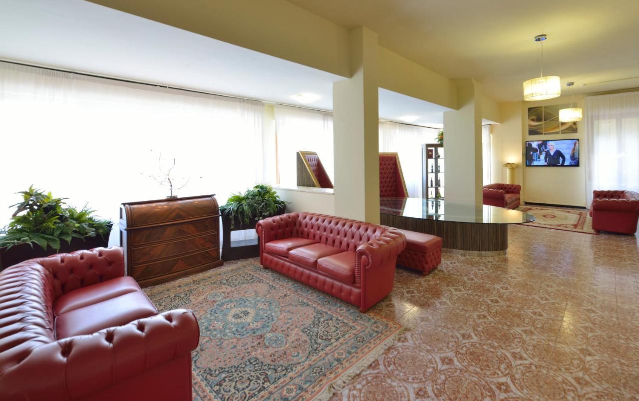 Hotel Attico Chianciano Terme Bagian luar foto