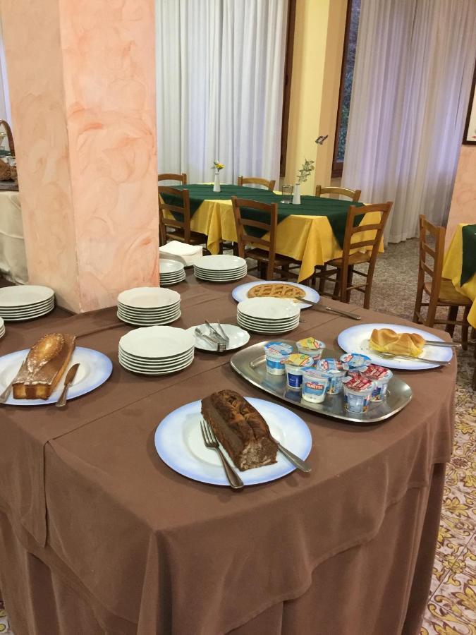 Hotel Attico Chianciano Terme Bagian luar foto