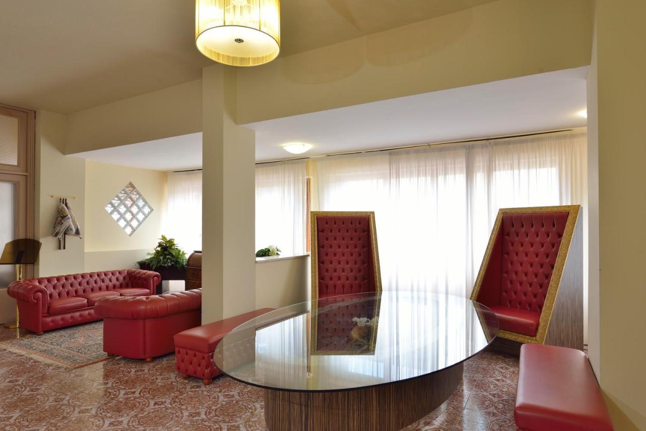 Hotel Attico Chianciano Terme Bagian luar foto