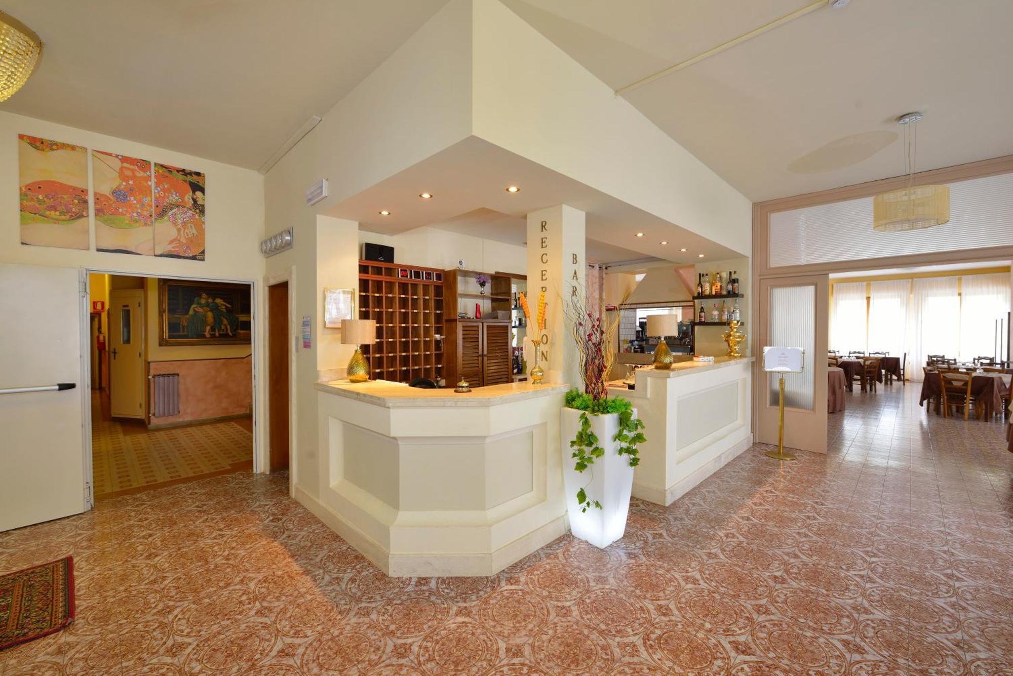 Hotel Attico Chianciano Terme Bagian luar foto